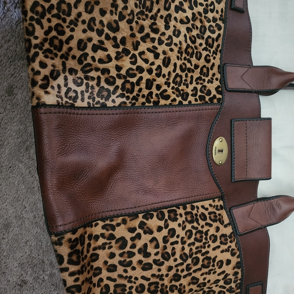 Fossil Women's Brown Leopard-Accent Leather Tote - Picture 2 of 6
